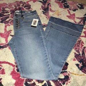 NWT Sofia Vergara Hi Rise Flare Jeans